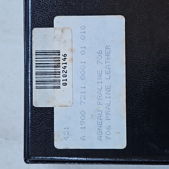 CHANEL Quilted Leather Bifold Wallet w/Box + Card - Picture 14 of 14